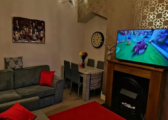 Sommerset Cottages - 2 Bedroom House