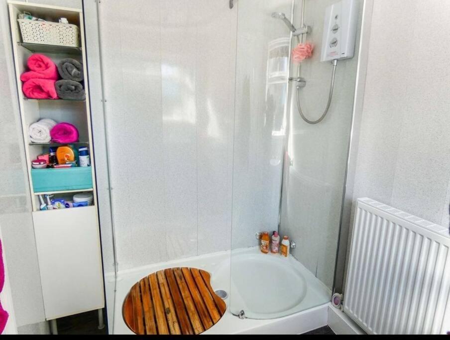 Sommerset - 2 Bedroom House Apartment *